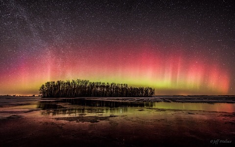 483DC90F B182 4E4B B67F D36B555AEB33