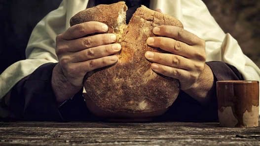 AL QUE VENGA A MÍ, NO LO ECHARÉ FUERA