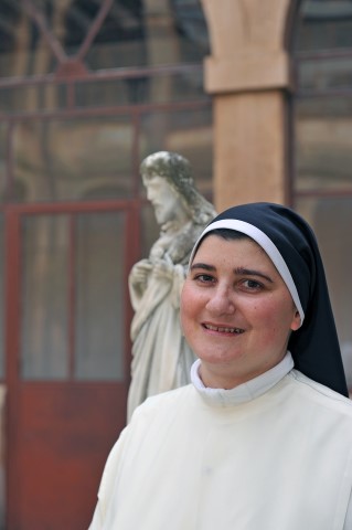 Sor Leticia, Madre Priora